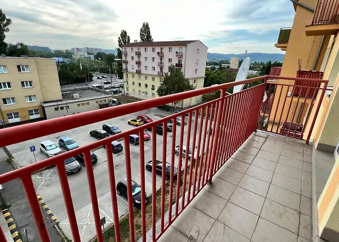 Апартаменти 1 With Balcony, Dolezalova Street Братислава